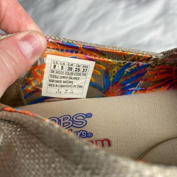 New BOBS Breeze from Skechers Women's Taupe Flats Size 8 Memory Foam Style 34101 - Picture 6 of 6